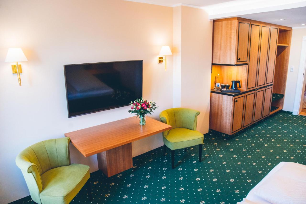 Gutshaus Neu Farpen Hotel Neuburg  ภายนอก รูปภาพ
