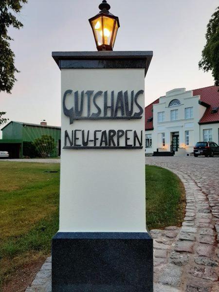Gutshaus Neu Farpen Hotel Neuburg  ภายนอก รูปภาพ
